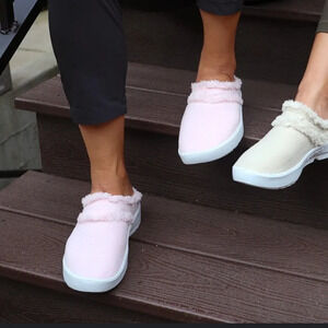 Oofos Oocoozie Mule Shoe Womens 11 Pink Fleece Recovery Slip On Slippers Comfort